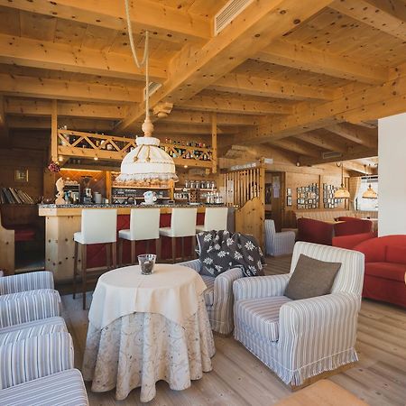 B&B Garni Villa Campitello กัมปีเตลโลดีฟัสซา ภายนอก รูปภาพ