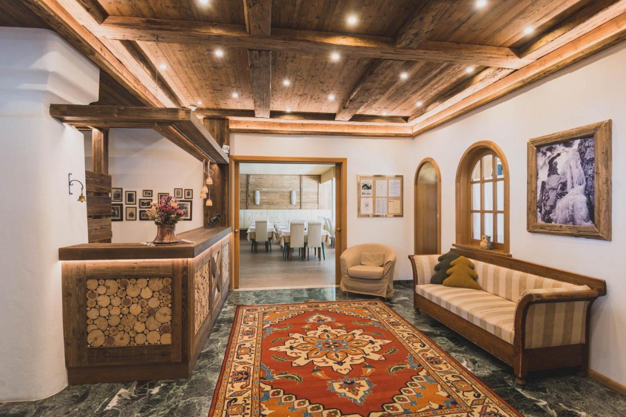 B&B Garni Villa Campitello กัมปีเตลโลดีฟัสซา ภายนอก รูปภาพ