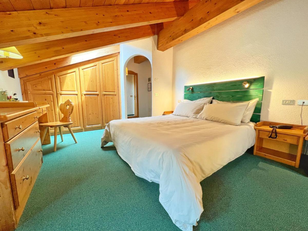 B&B Garni Villa Campitello กัมปีเตลโลดีฟัสซา ภายนอก รูปภาพ