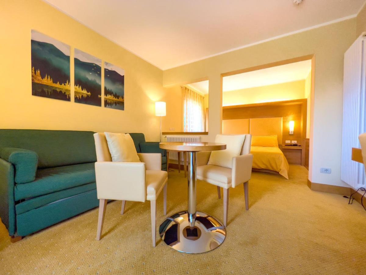 B&B Garni Villa Campitello กัมปีเตลโลดีฟัสซา ภายนอก รูปภาพ