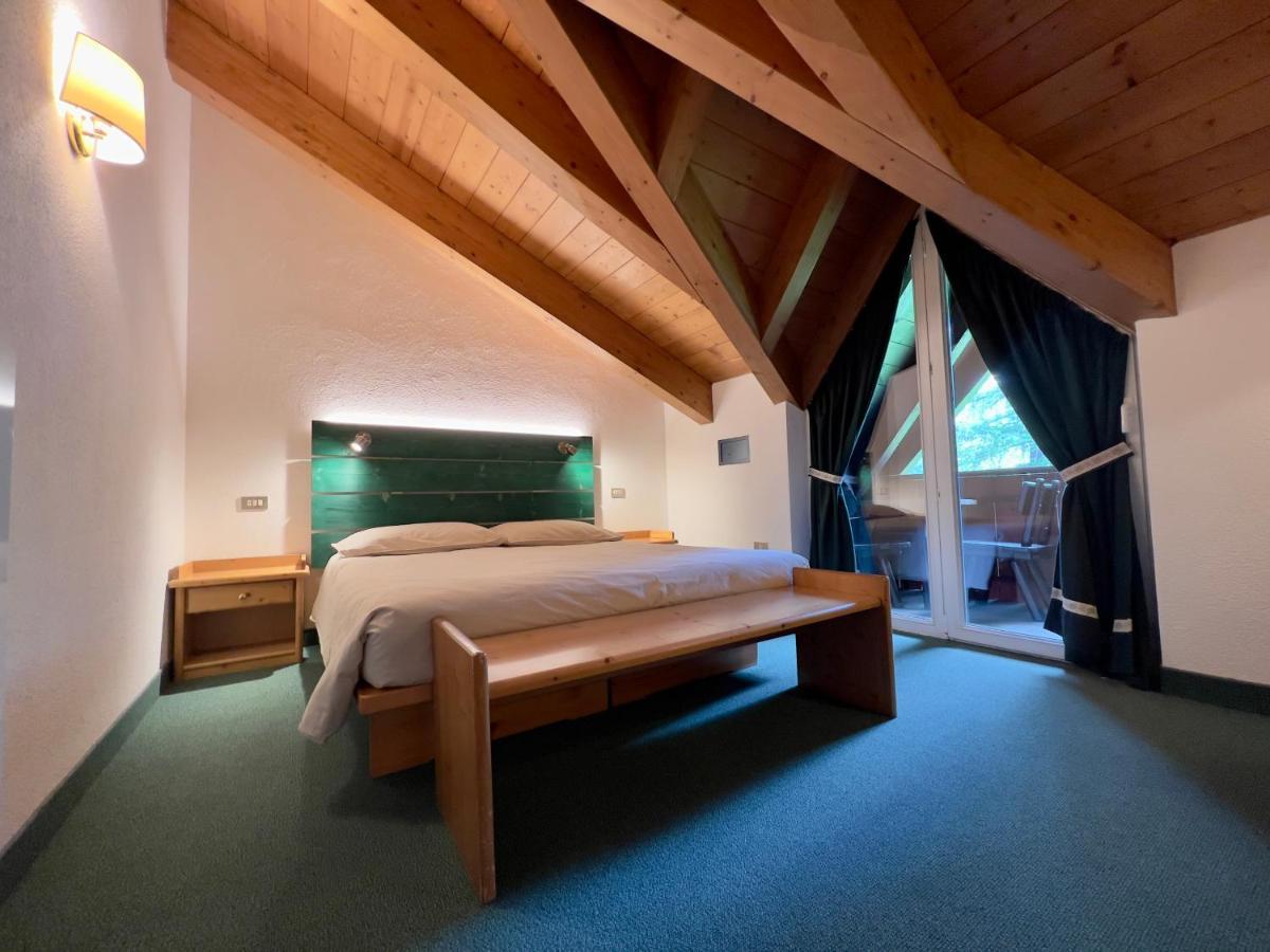 B&B Garni Villa Campitello กัมปีเตลโลดีฟัสซา ภายนอก รูปภาพ