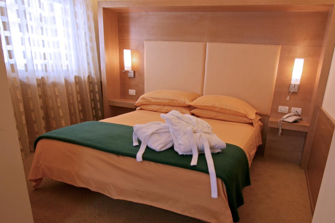 B&B Garni Villa Campitello กัมปีเตลโลดีฟัสซา ภายนอก รูปภาพ