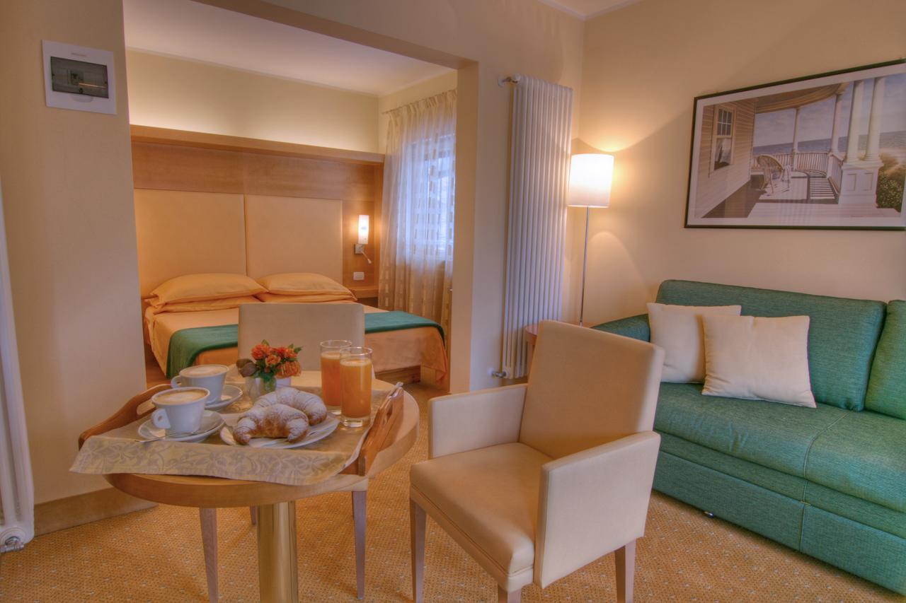 B&B Garni Villa Campitello กัมปีเตลโลดีฟัสซา ภายนอก รูปภาพ