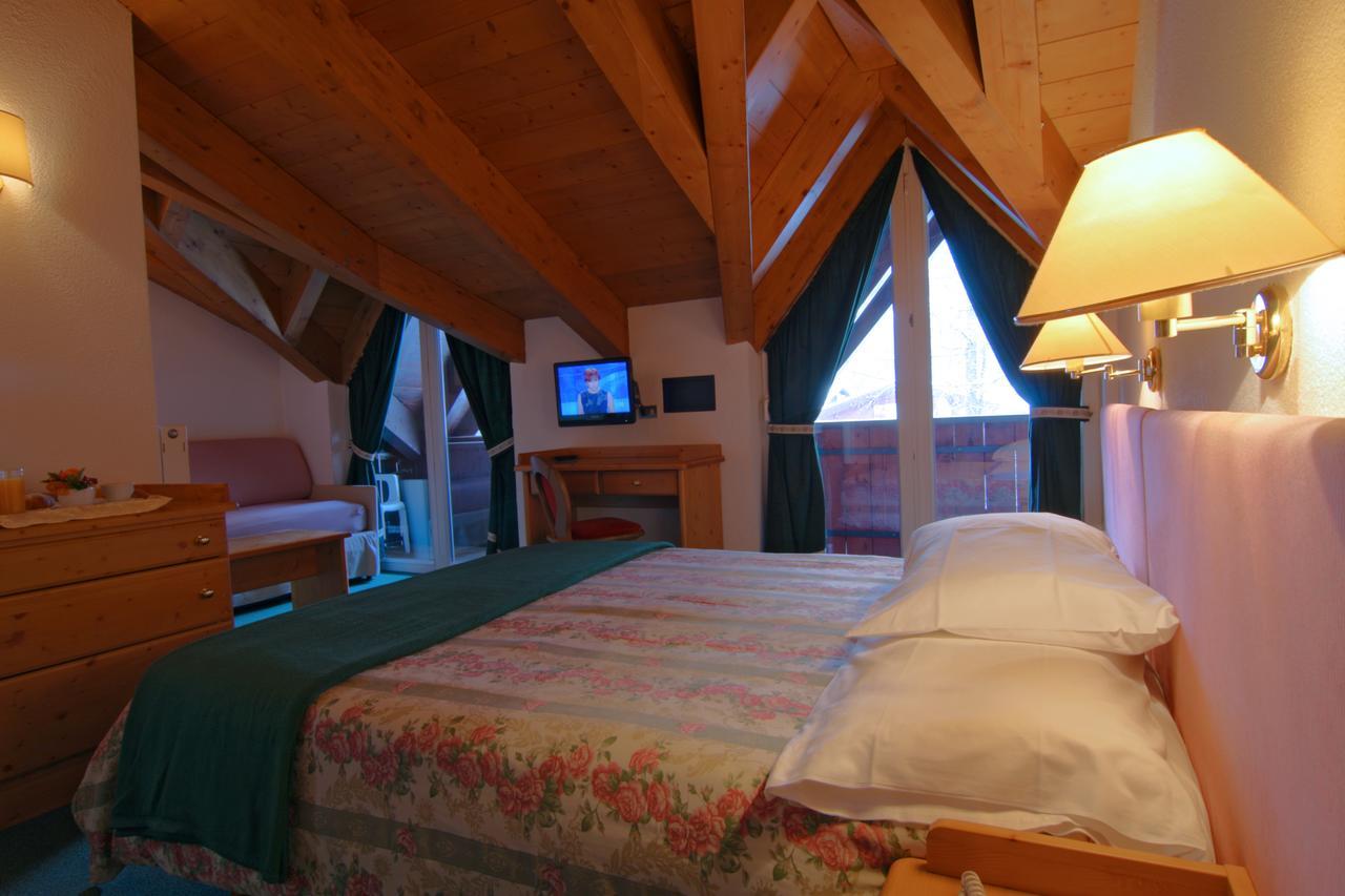B&B Garni Villa Campitello กัมปีเตลโลดีฟัสซา ภายนอก รูปภาพ