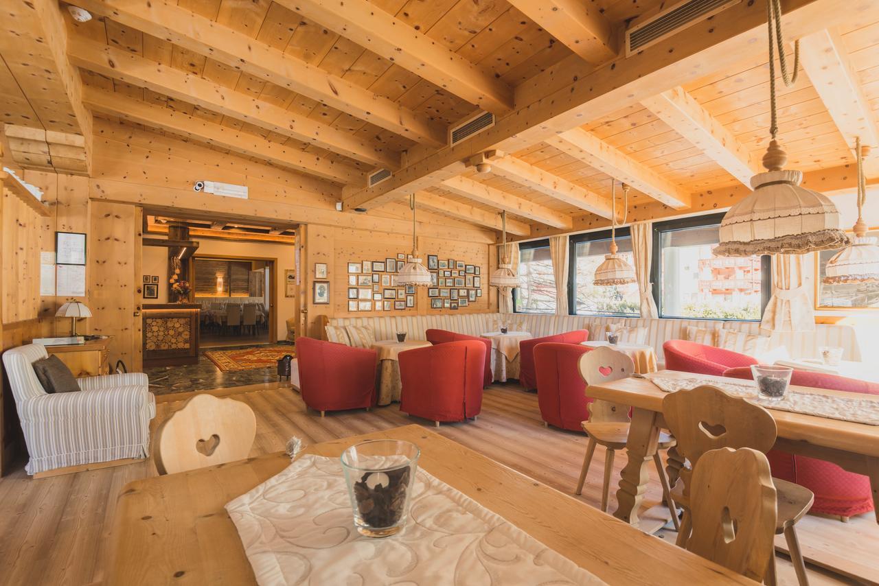 B&B Garni Villa Campitello กัมปีเตลโลดีฟัสซา ภายนอก รูปภาพ